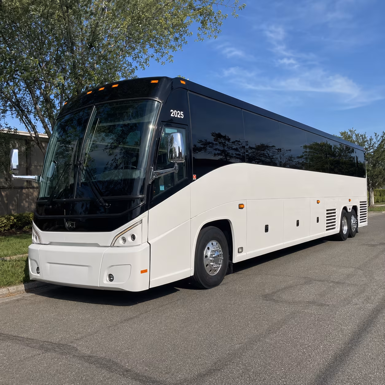 shuttle buses between sunrise hotels and fll or mia