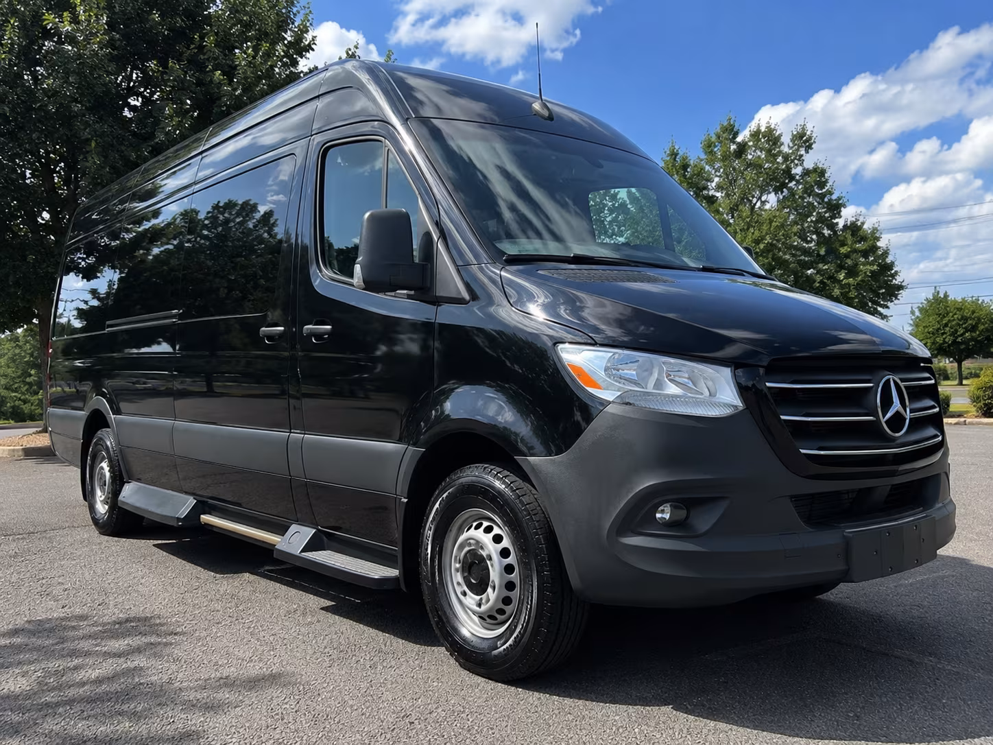 sprinter vans and minibuses for executive transportation in sunrise
